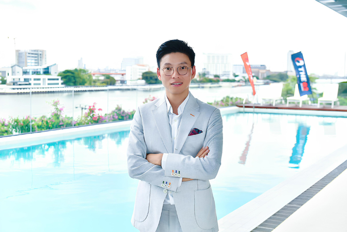 นายแพทย์มานพ.jpg