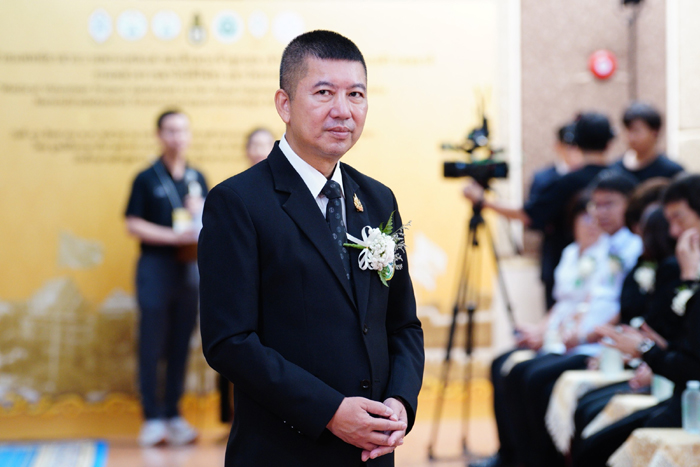 พล.อ.อ.นพ.อิทธพร.jpg