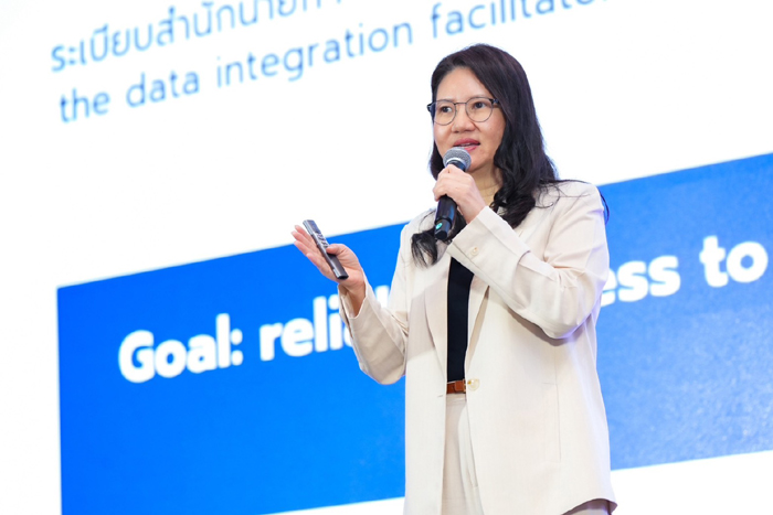ศ. ดร.ธีรณี.jpg