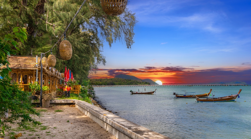 หาดราไวย์ภูเก็ต.jpg