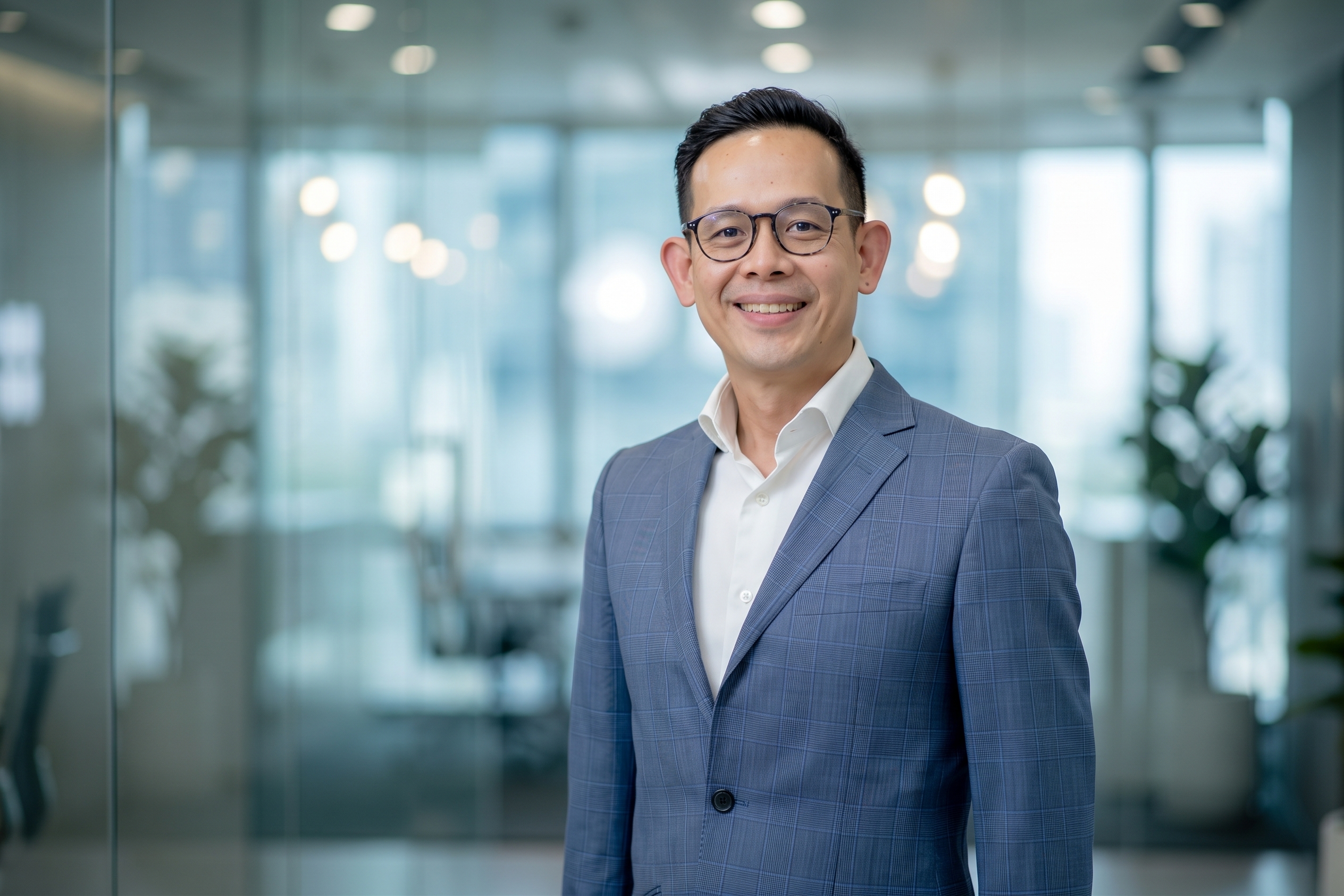 1 วรวุฒิ วาริการ Managing Director_0_0.jpg