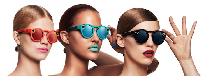 แว่น Spectacles มีให้เลือก 3 สีคือดำ เขียว และแดง