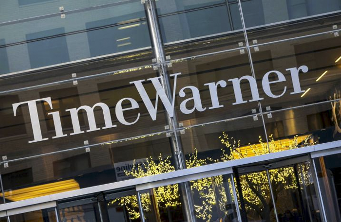 การประกาศซื้อ Time Warner กลับทำให้หุ้น Time Warner ลดลง 20% ในช่วงแรก แสดงถึงความกังวลของนักลงทุนต่อข่าวนี้