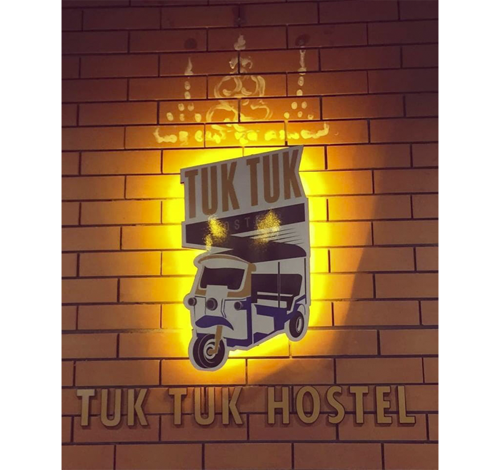 1_tuktukhostel