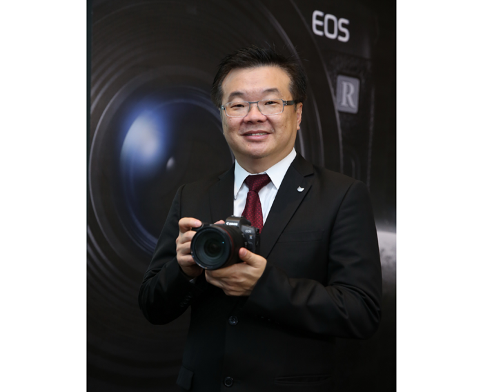 1_Canon-EOS-R