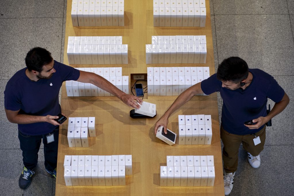 Apple-1024x683