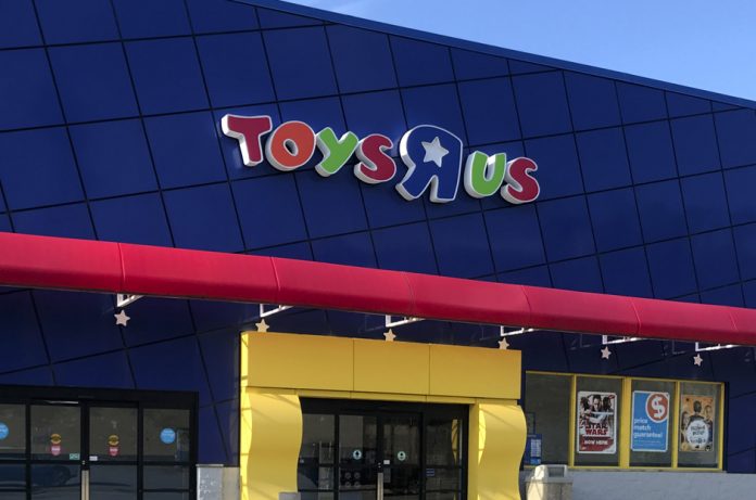 open_toysrus-696x461