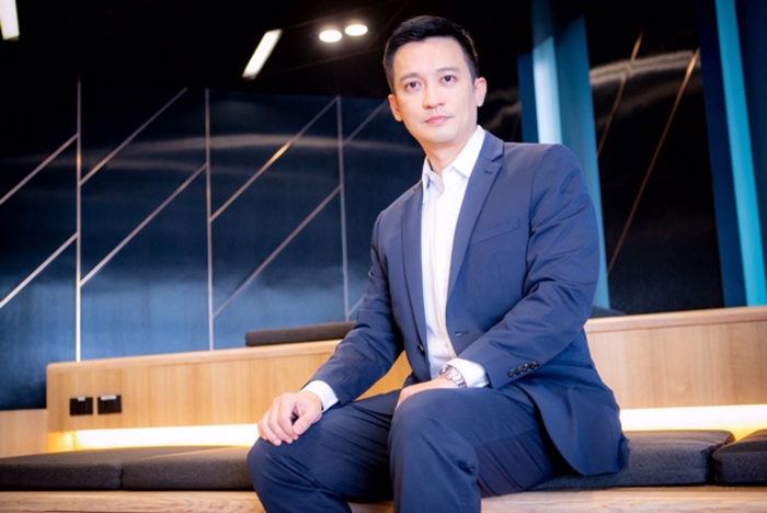 นายธนา