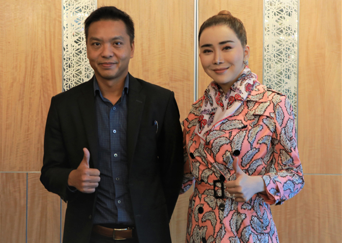 คุณธีรภัทร์-