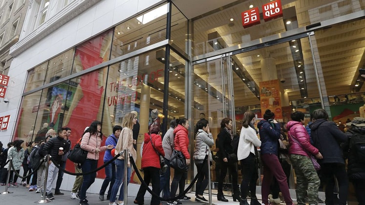 Uniqlo-store-in-Vietnam