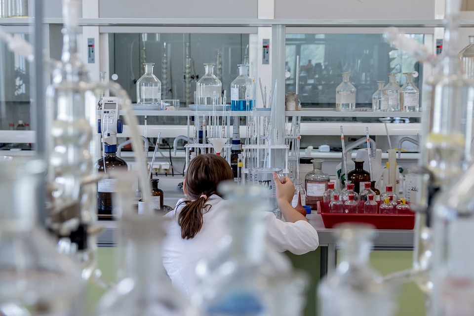laboratory-2815640_960_720