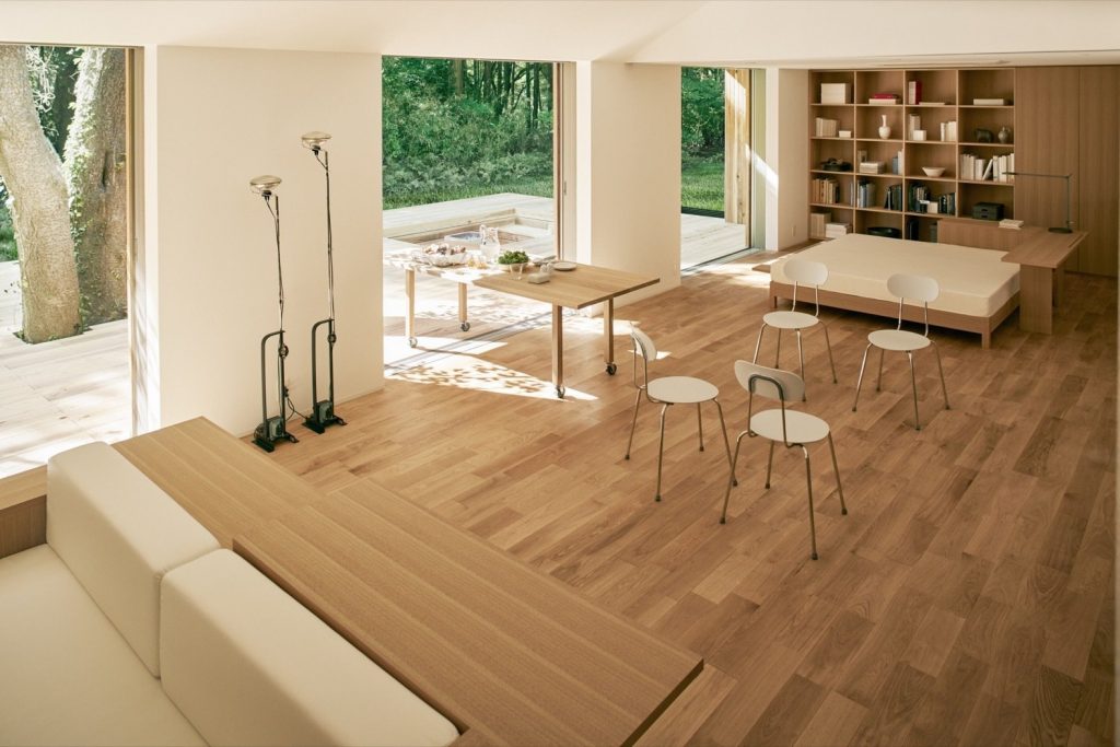 the-design-of-the-house-follows-the-traditional-japanese-architectural-concept-of-a-hirayaa-single-story-home-with-an-engawa-inspired-deck-1024x683