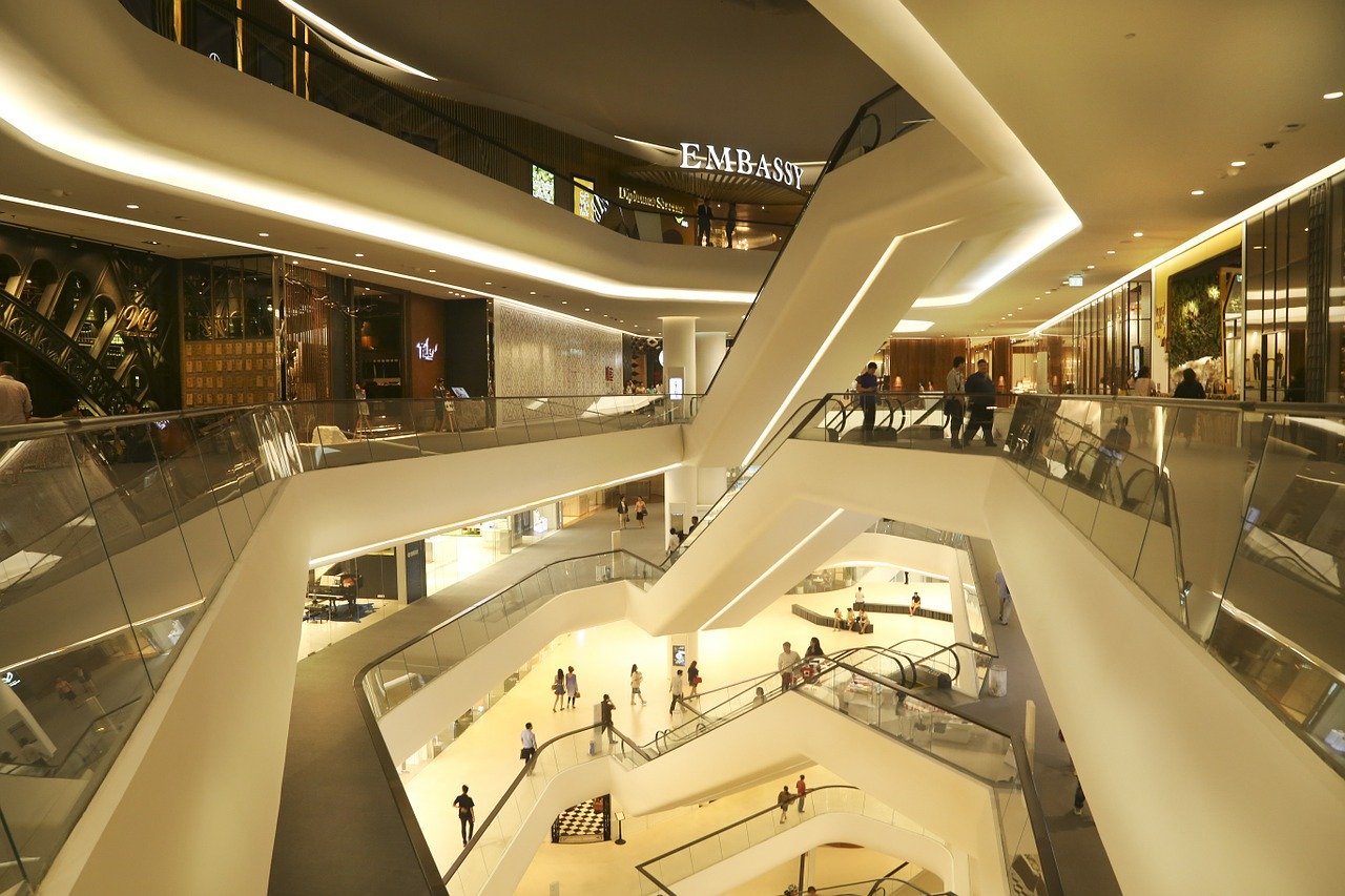 central-embassy-498560_1280