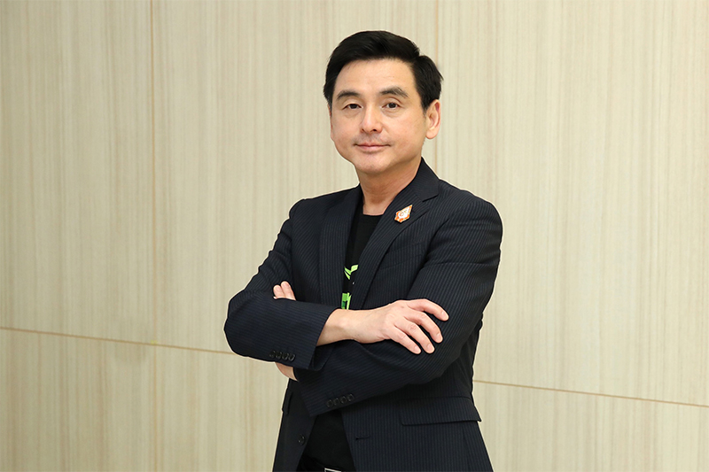 CEO-AIS