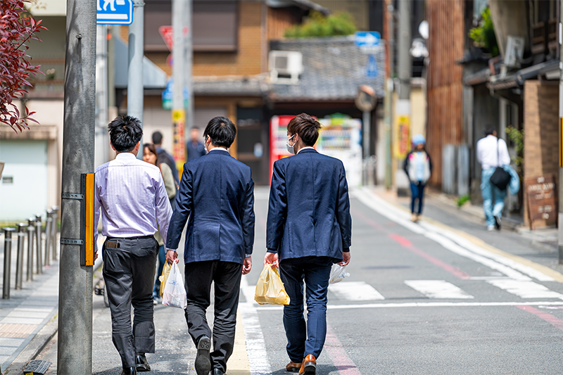 Japan-Salaryman-office