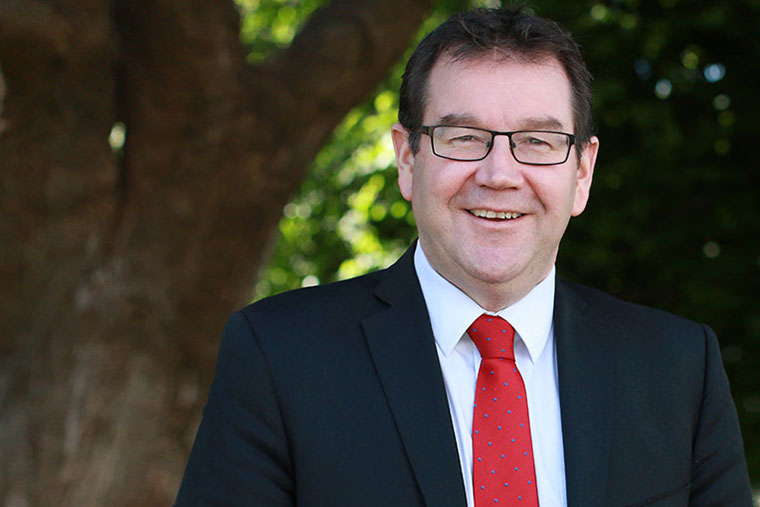 grant-robertson-header-image