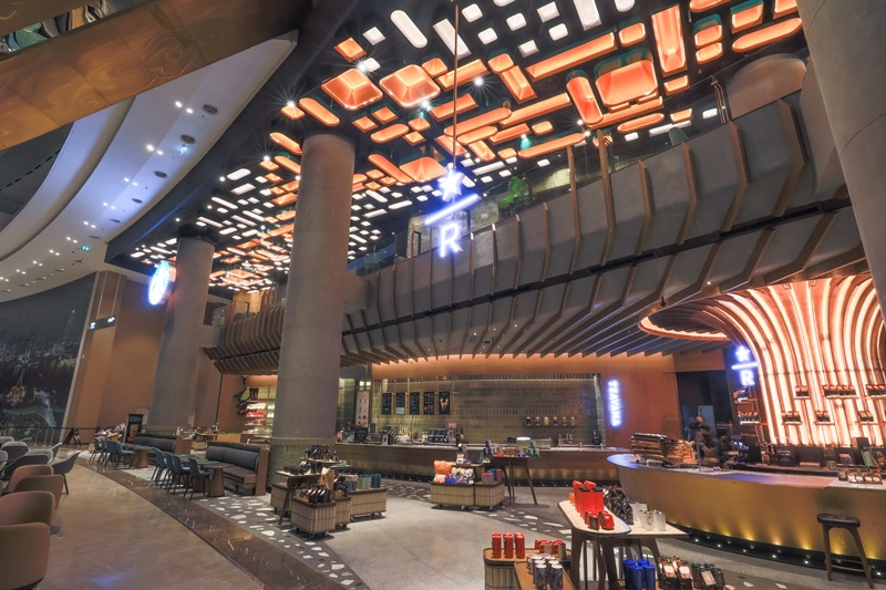 Starbucks-Reserve-Chao-Phraya-Riverfront-Store-front-2