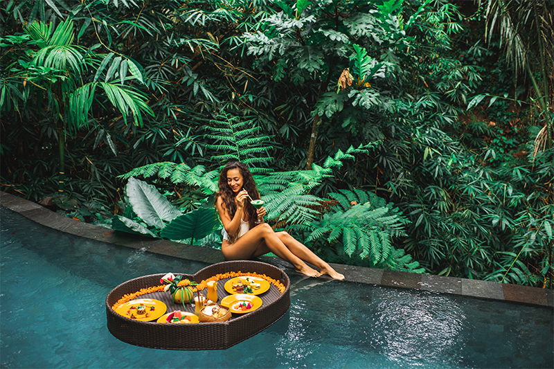 Bali-Floating-Breakfast