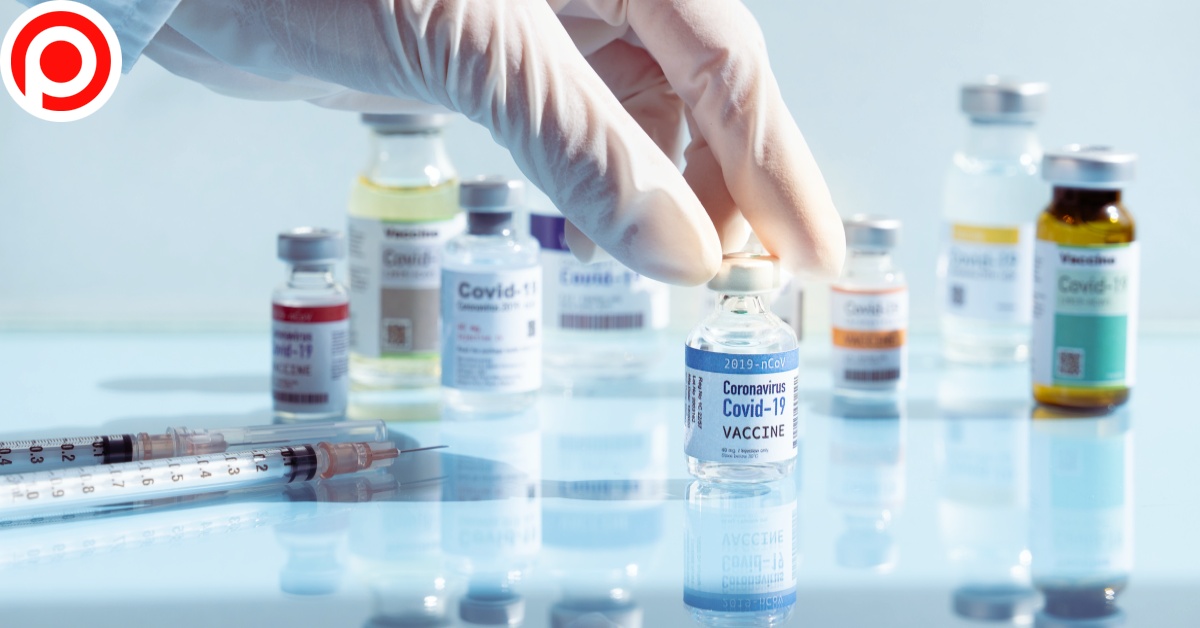 Covid-19,Vaccination,Research,And,Development,Concept.,Hand,Of,A,Researcher