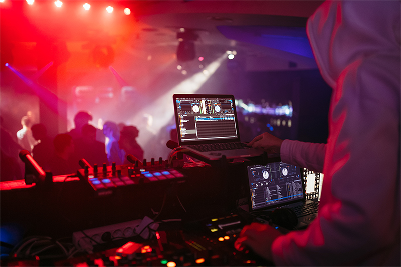 DJ-Nightclub