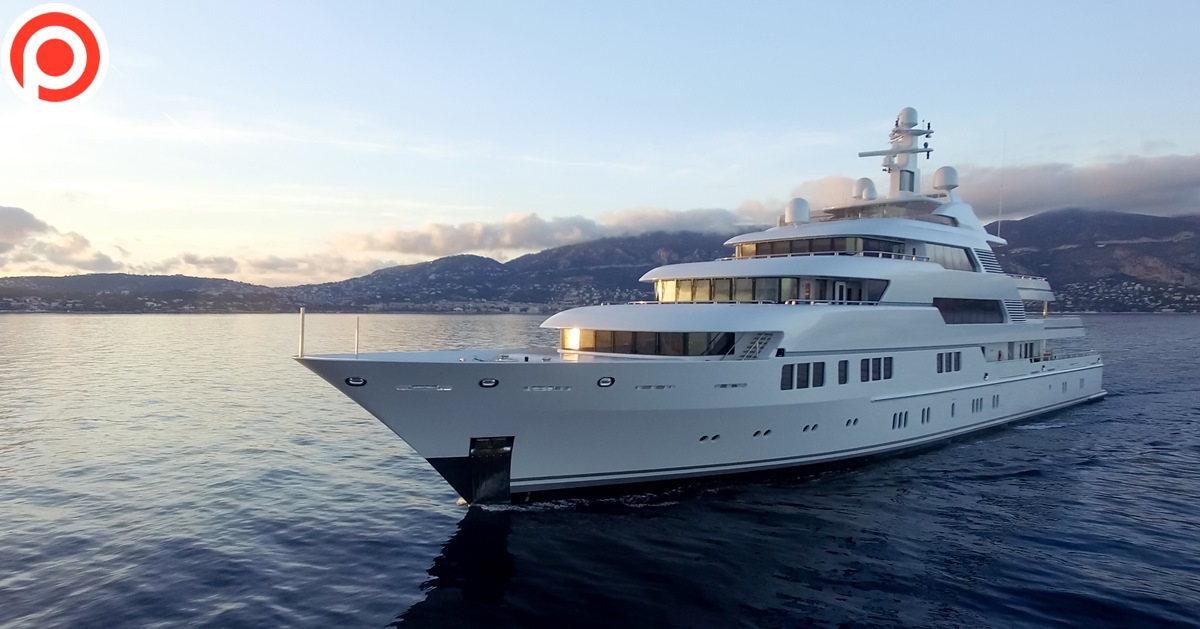 Yacht