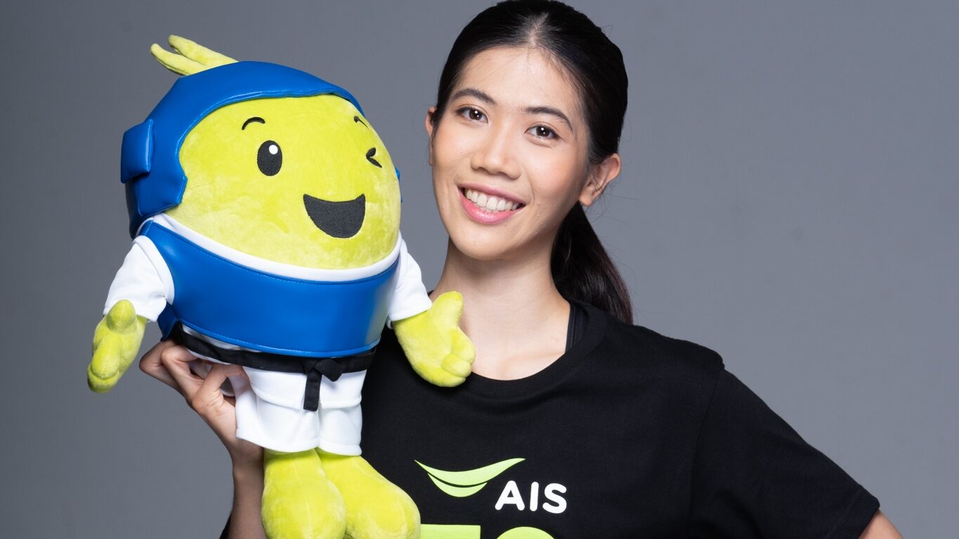 AIS-5G-New-AIS-Family