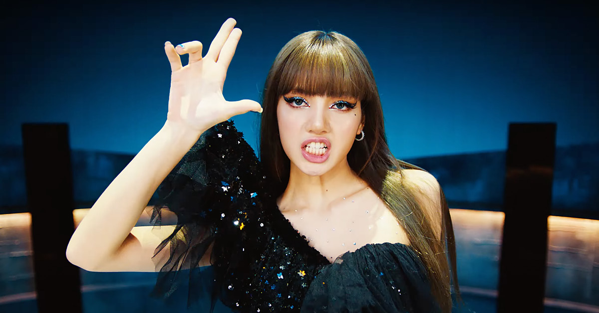 Lisa-BLACKPINK-1