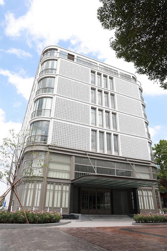 HOTEL-MOCO-resize