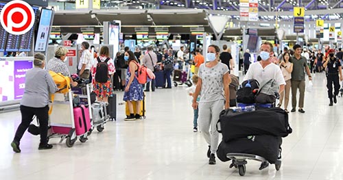 Bangkok,Suvarnabhumi,Airport,Passengers,Inside,The,Departure,Terminal,,People,In