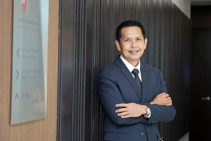 นายนำพล