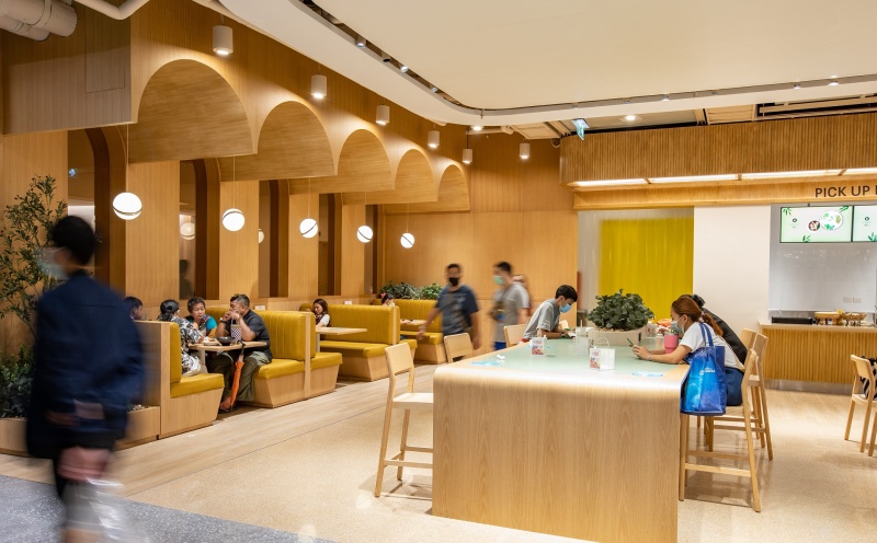 11-RM2-Food-Patio