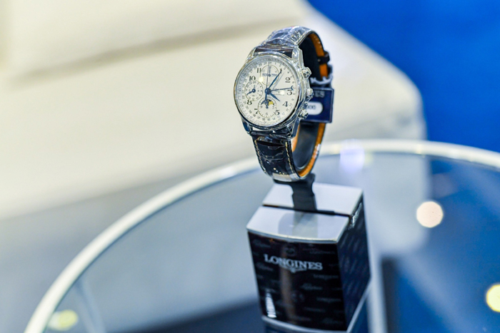 LONGINES