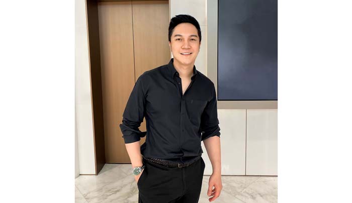 นายณรัฐ