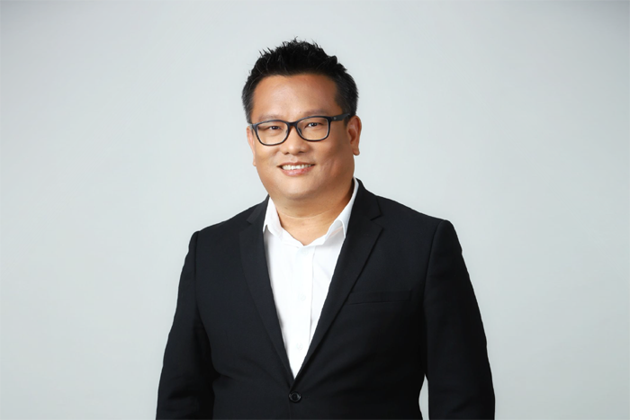 สุธี