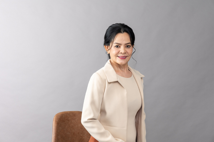 Mrs.Somruedee