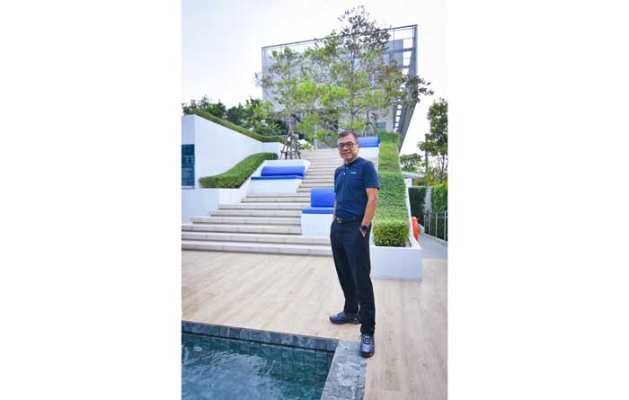 คุณจรัญ
