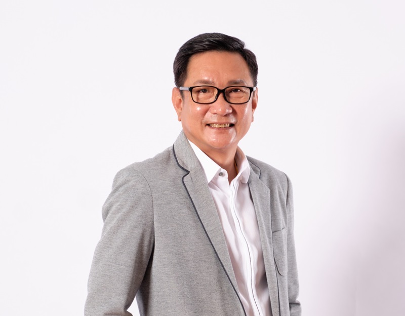 รอง-อภิชัย