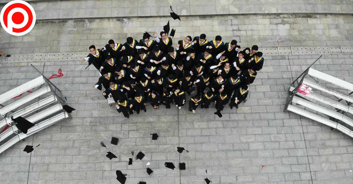 China Teen Graduate จีน นักศึกษา จบการศึกษา