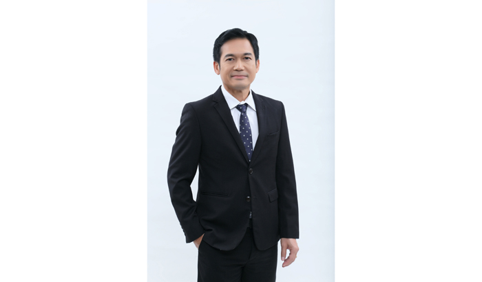 นายอภิชาติ