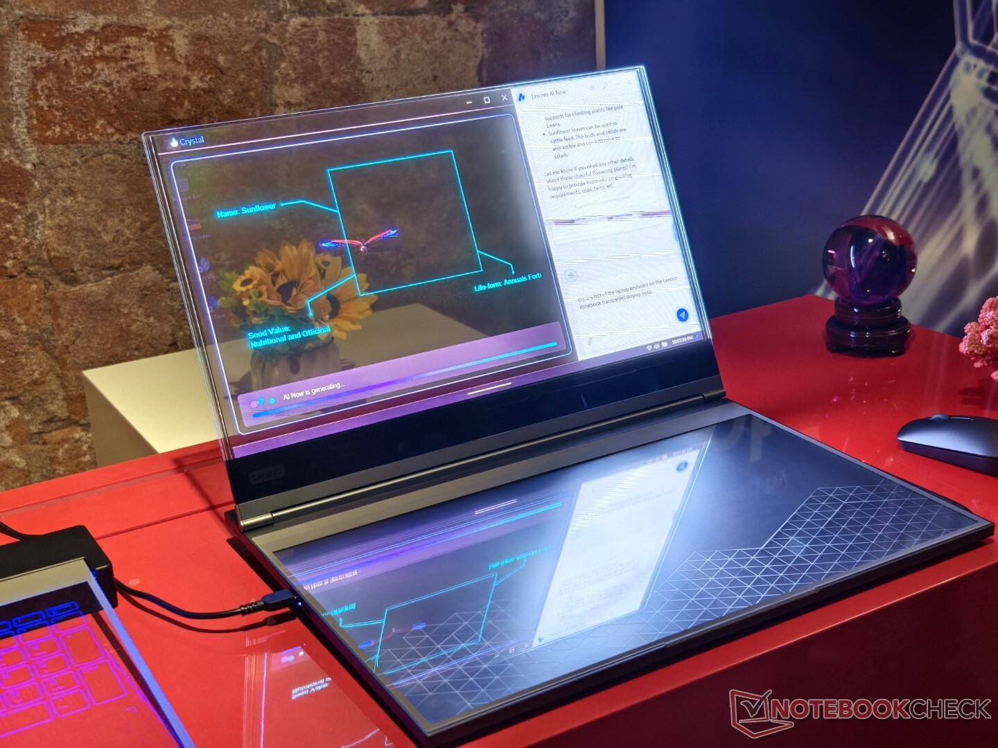 header-Lenovo-Transparent-Display-Laptop-Handson-8