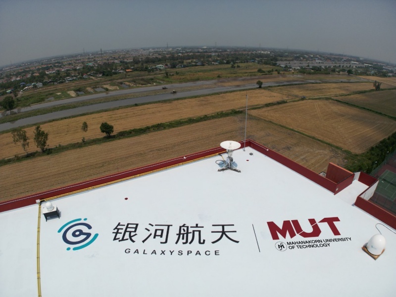 10_MUT-GalaxySpace-Sattlelite_0