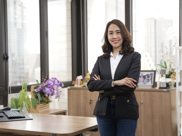 Mrs.-Alisa