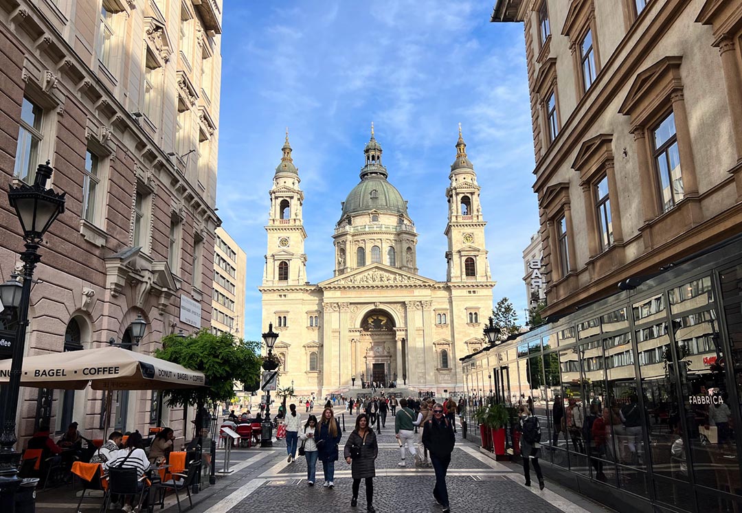 saint_stephens_basilica_budapest_facade