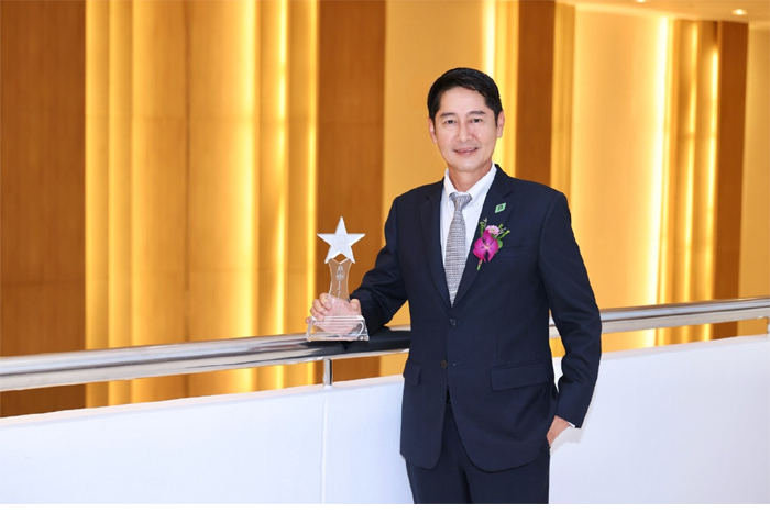 คุณธีระ