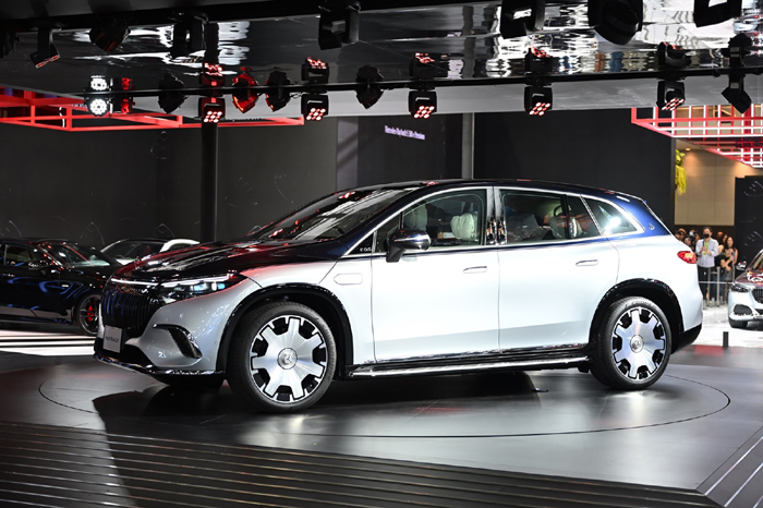 EQS-680-SUV