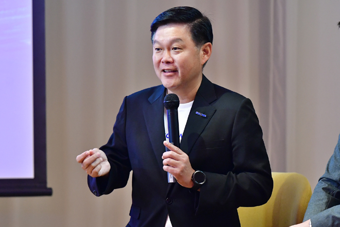 คุณบรรณ