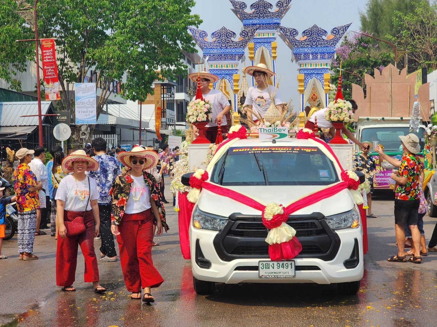1.ลำพูน-ขบวนแห่พระ