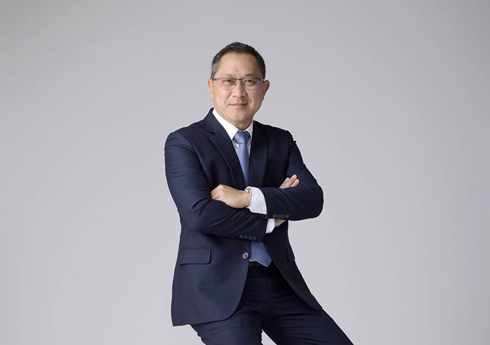 ปีกทอง