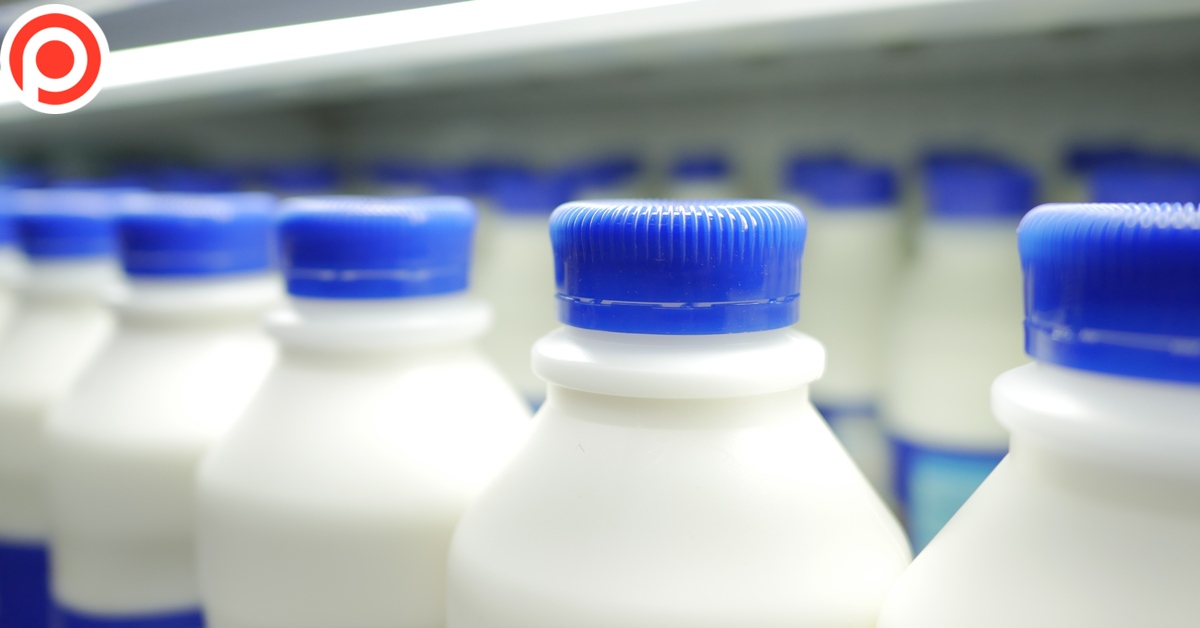 Fresh,Milk,In,A,Plastic,Bottle,In,A,Shelf