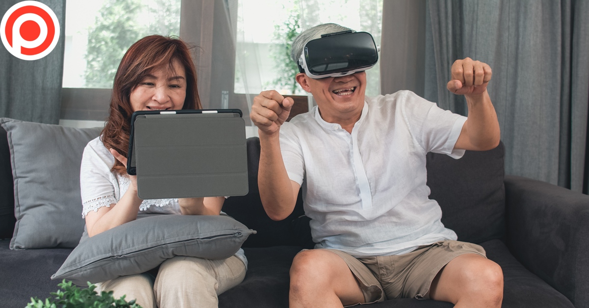 Asian,Elderly,Couple,Using,Tablet,And,Virtual,Reality,Simulator,Playing